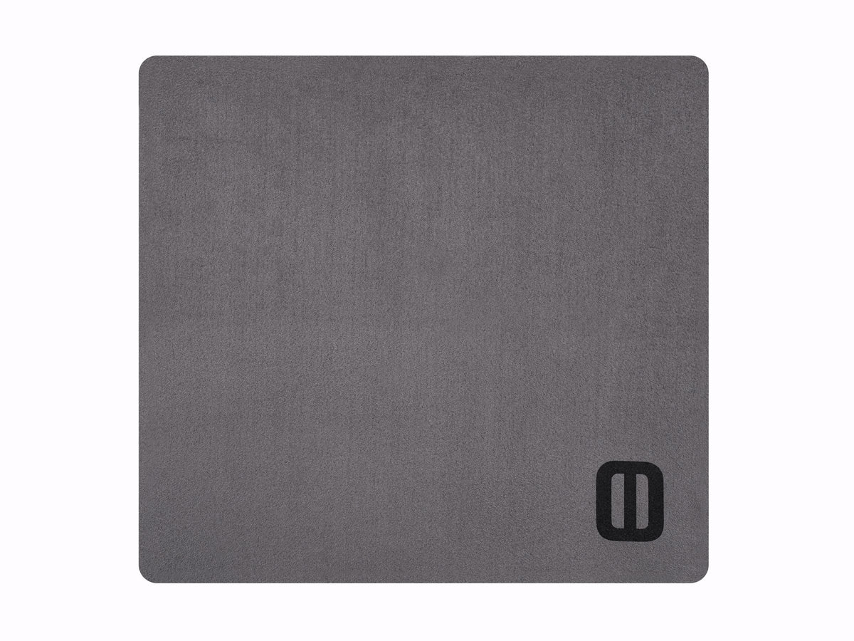 Combat Mirror microfibre cleaning cloth, top view.